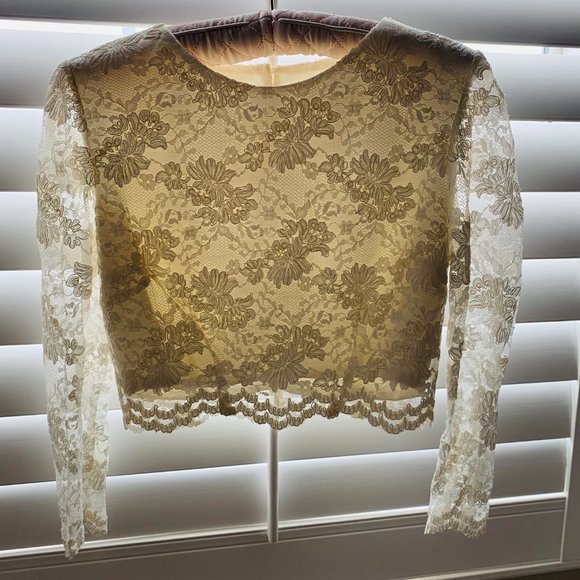 Wedding Dress - Picture 8 of 11